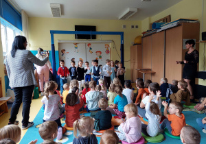Dzień Edukacji Narodowej- gościnny występ przedszkola Primrose.